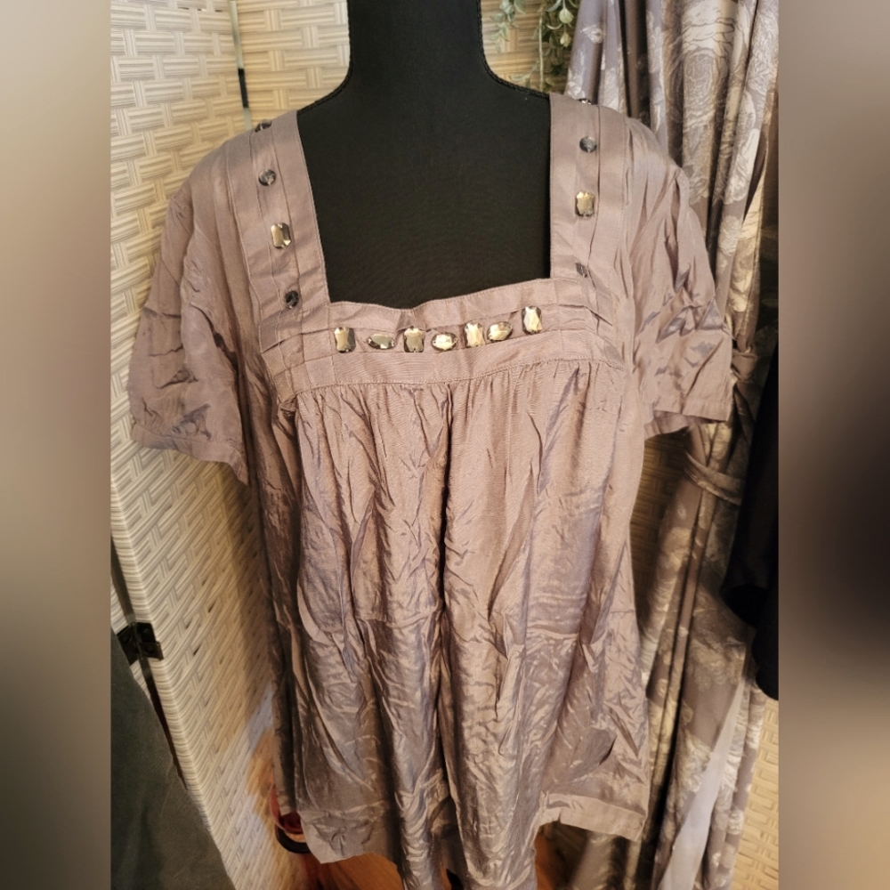 💥Daisy Fuentes 2x Square Neck Jeweled Grey Top